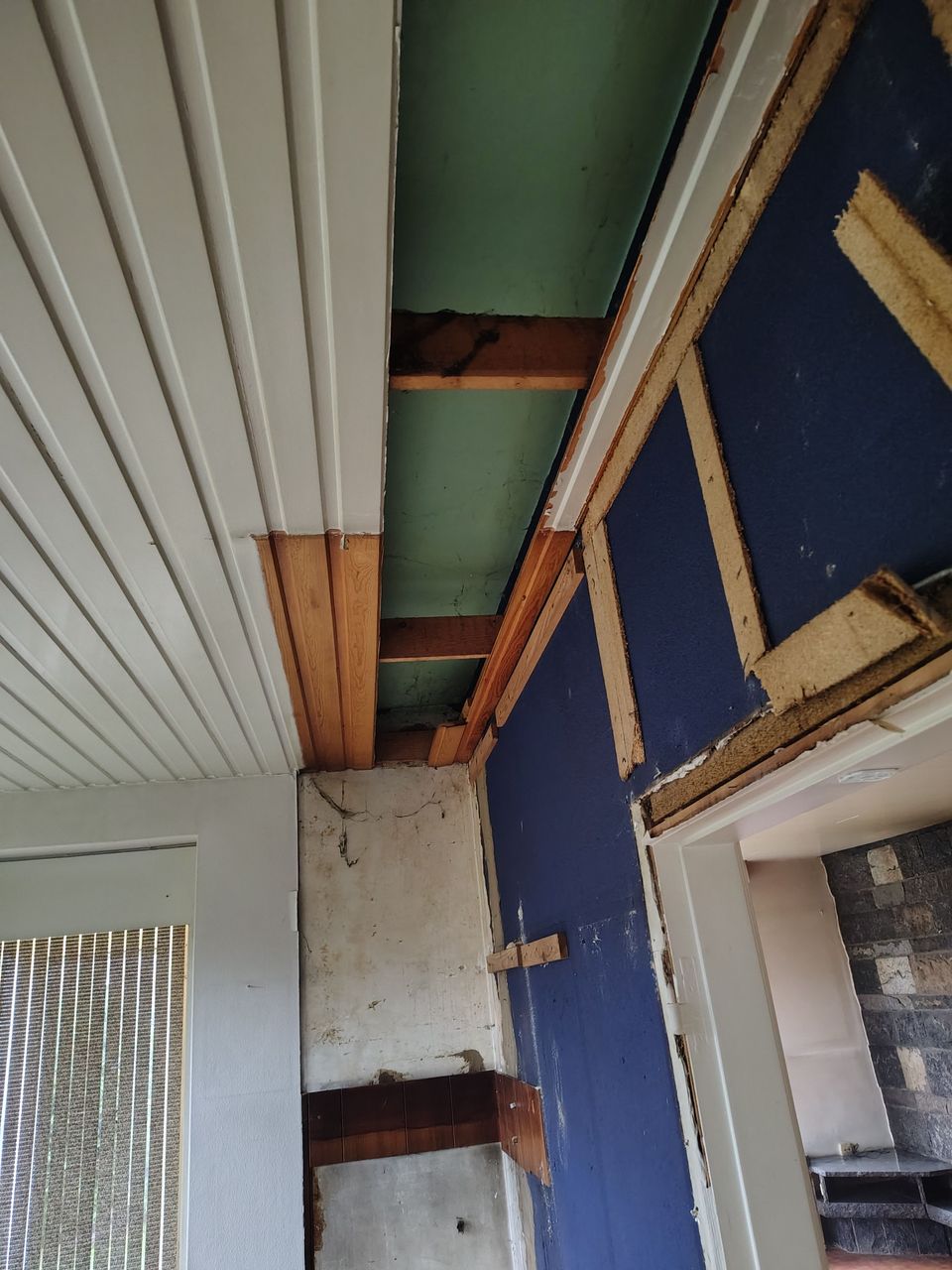 Plafond in de oude keuken weg cover